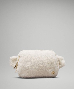 Lululemon Everywhere Large 2L Fleece Bältesväska Herr Vita Guld Sverige | PAUMWB975