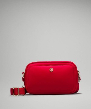 Lululemon Lunar New Year Camera 2L Crossbody Väska Dam Mörkröda Guld Sverige | PUIXOL219