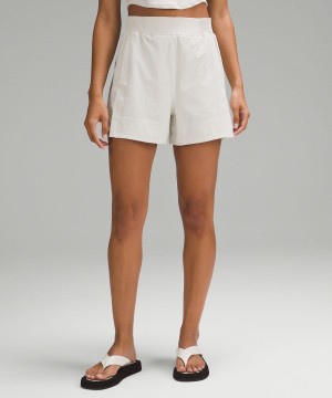 Lululemon Stretch Woven Relaxed-Fit High-Rise 4" Shorts Dam Beige Sverige | LAZRWM972