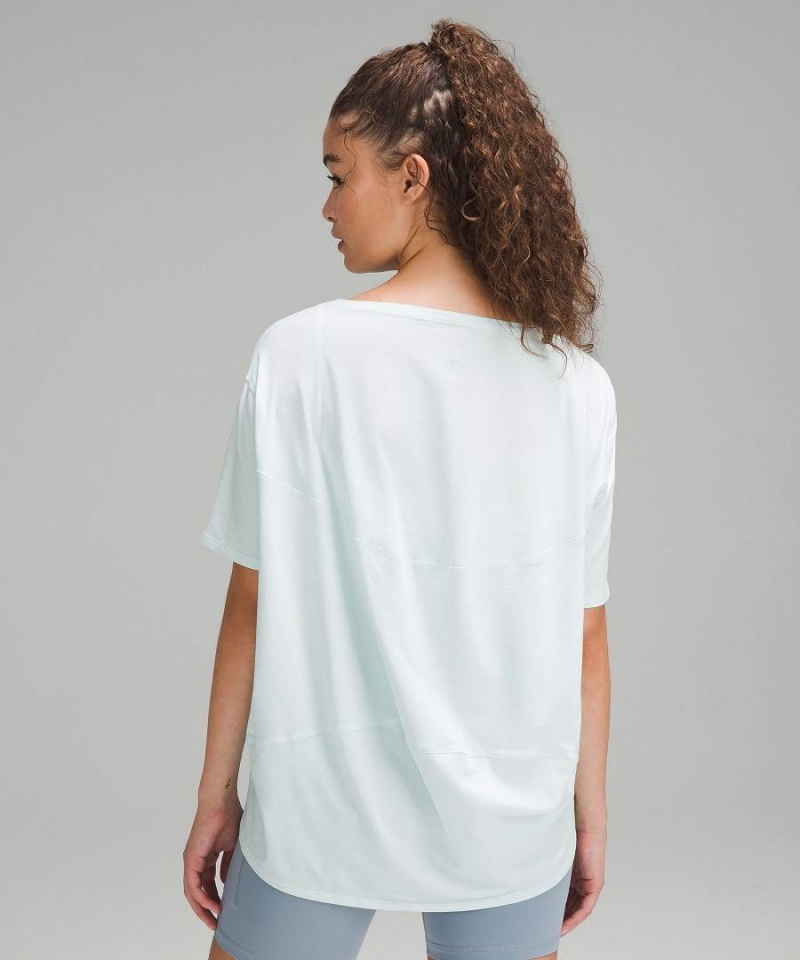 Lululemon Back in Action Korta-Sleeve T-shirt Dam Vita Sverige | HEVCUG352