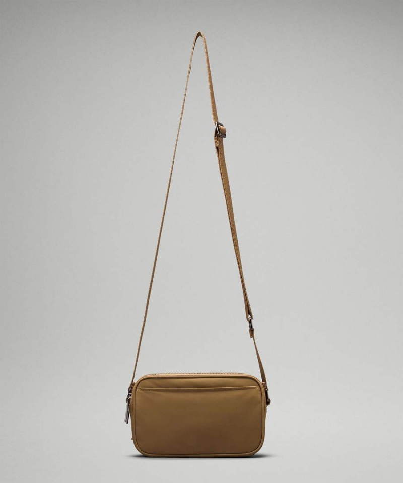 Lululemon Camera 2L Crossbody Väska Dam Svarta Guld Sverige | QBJYOU017