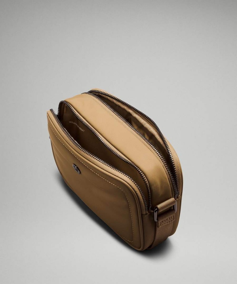 Lululemon Camera 2L Crossbody Väska Dam Svarta Guld Sverige | QBJYOU017