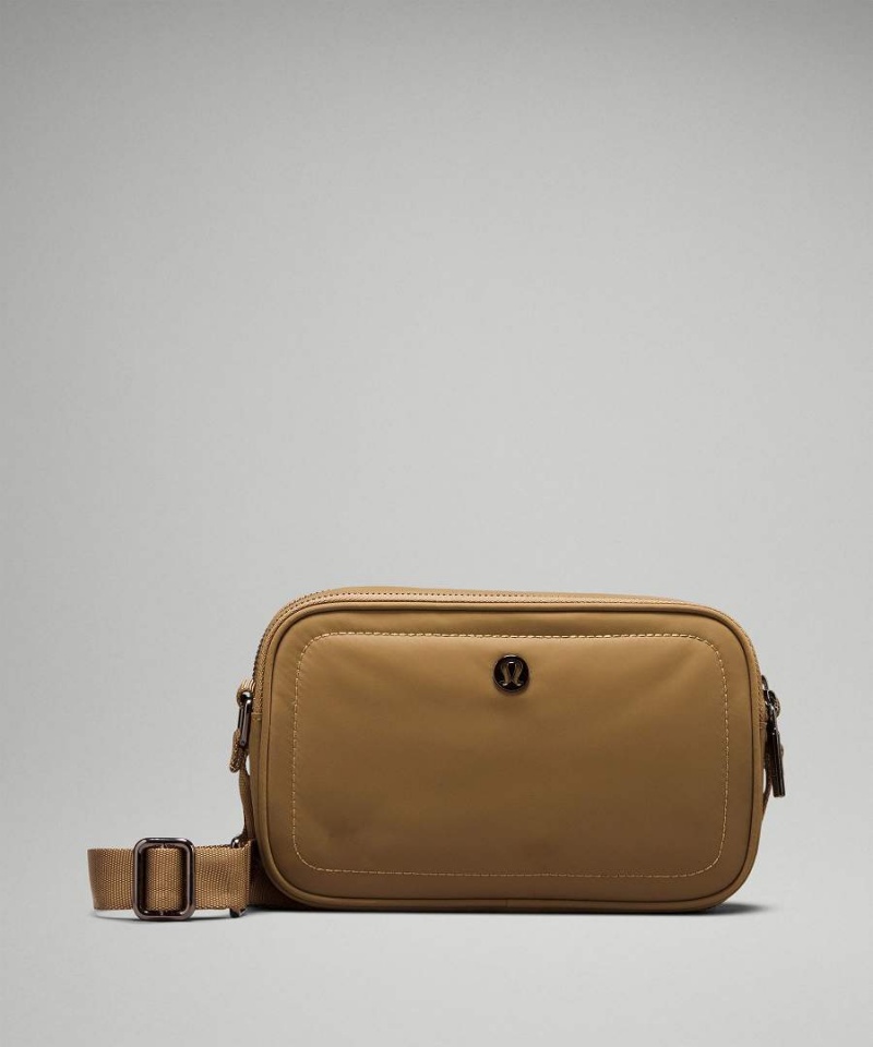 Lululemon Camera 2L Crossbody Väska Dam Svarta Guld Sverige | QBJYOU017