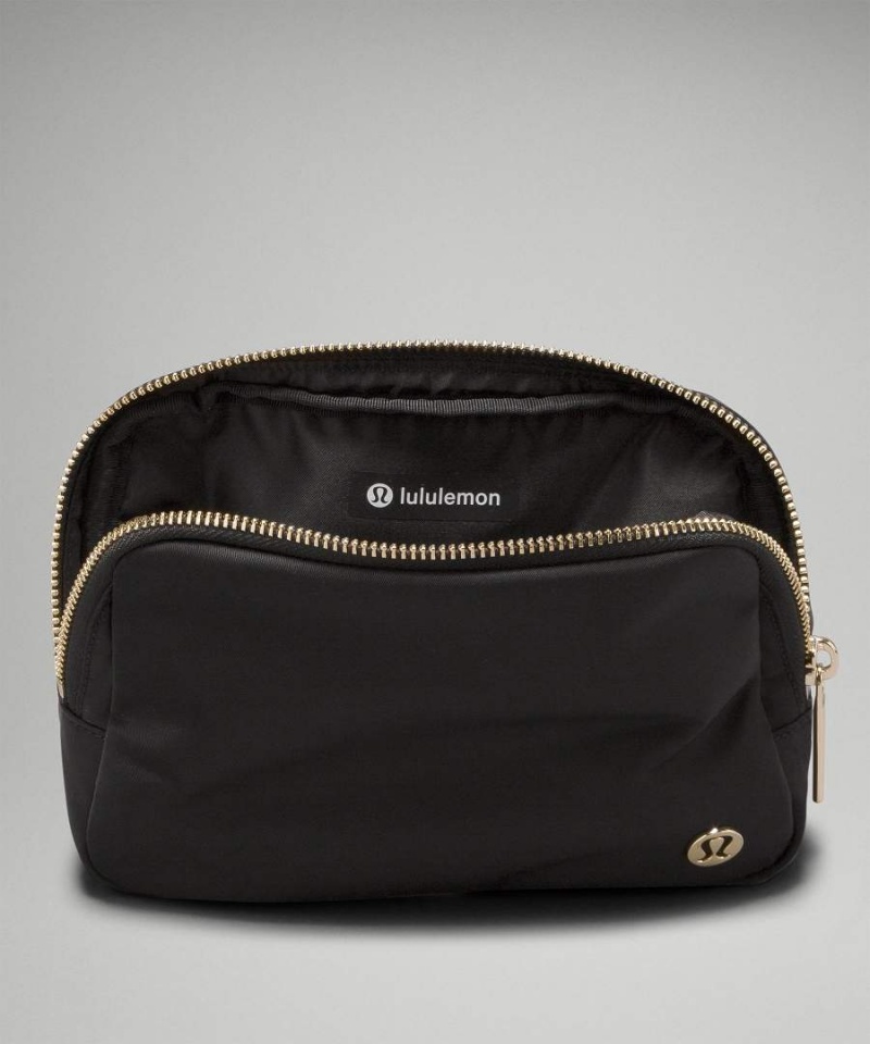 Lululemon Everywhere 1L Metal Hardware Bältesväska Dam Svarta Guld Sverige | PYTNAZ719