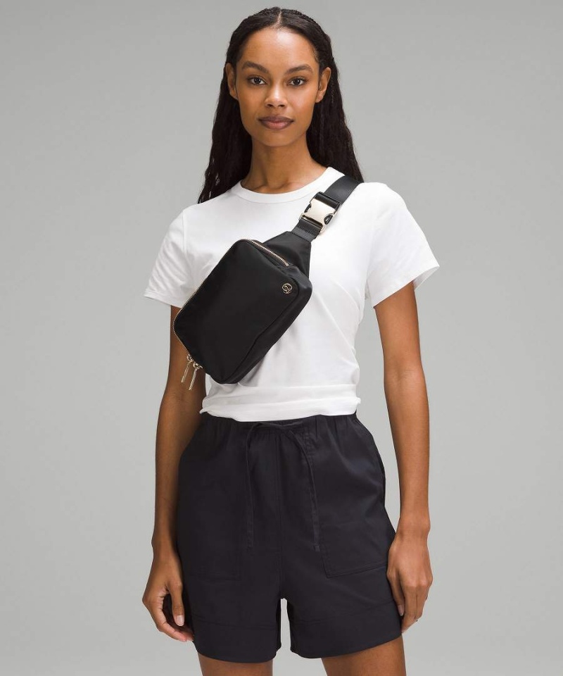 Lululemon Everywhere Large 2L Metal Hardware Bältesväska Herr Svarta Guld Sverige | QODNKP578