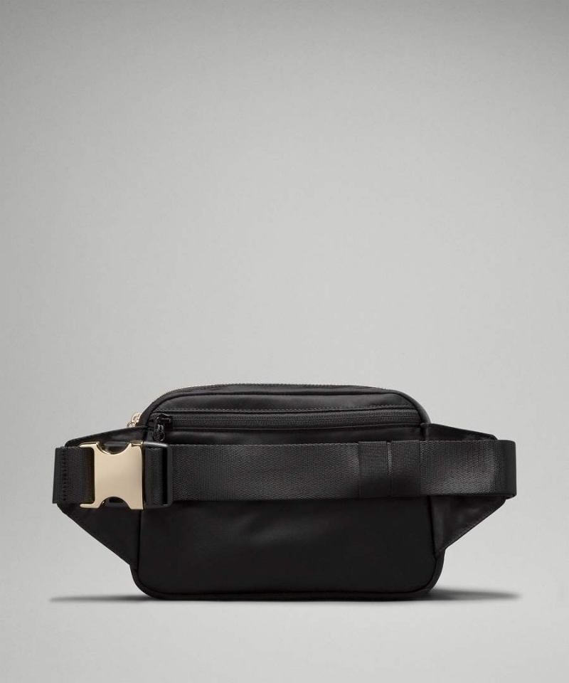 Lululemon Everywhere Large 2L Metal Hardware Bältesväska Herr Svarta Guld Sverige | QODNKP578
