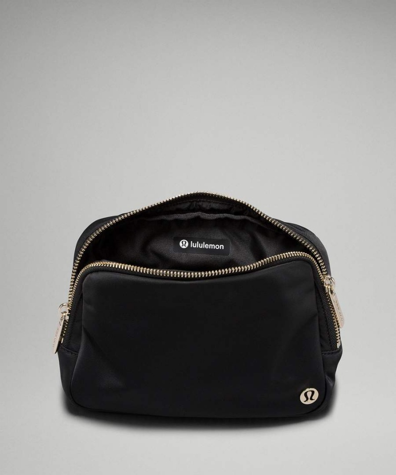 Lululemon Everywhere Large 2L Metal Hardware Bältesväska Herr Svarta Guld Sverige | QODNKP578