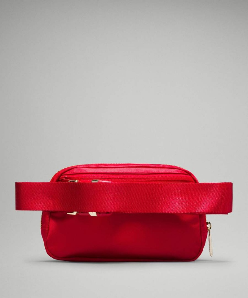 Lululemon Lunar New Year Everywhere 1L Bältesväska Dam Mörkröda Guld Sverige | DRHKPV895