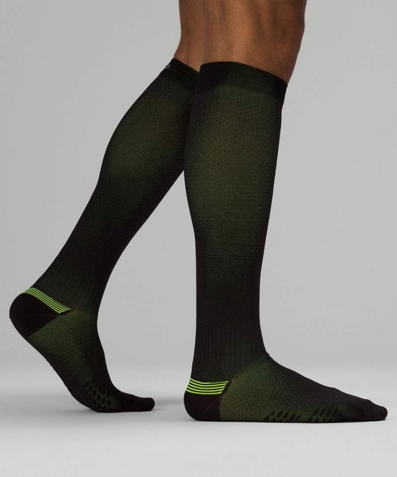 Lululemon MicroPillow Compression Knee-High Light Cushioning Löpar Strumpor Herr Svarta Gula Sverige | XAKFZH490