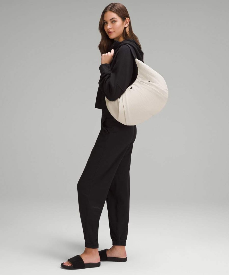 Lululemon Plisserad Shoulder Bag 10L Axelväska Dam Beige Svarta Sverige | IPQRSF310